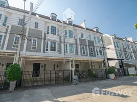 在The Preston Townhome Rama9-Krungthepkreetha租赁的3 卧室 联排别墅, Hua Mak, 曼甲必