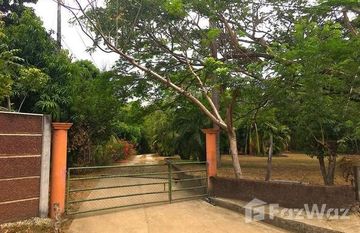 Hacienda Tranquila: Large acreage with 4 homes close to the beach! in , 구아나테스터