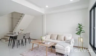 3 Bedrooms Townhouse for sale in Fa Ham, Chiang Mai 