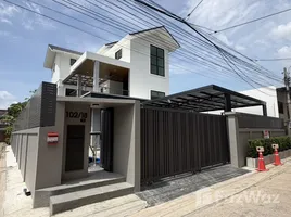 Maison 4 chambre à louer à Bang Sue, Bangkok, Bang Sue, Bang Sue, Bangkok, Thaïlande