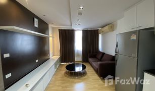 Studio Appartement zu verkaufen in Khlong Toei, Bangkok Nantiruj Tower