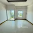 2 Schlafzimmer Reihenhaus zu verkaufen in Ban Klang, Lamphun, Ban Klang, Mueang Lamphun, Lamphun, Thailand
