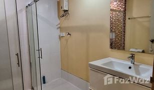 2 Bedrooms Condo for sale in Chantharakasem, Bangkok Ratchada Pavilion