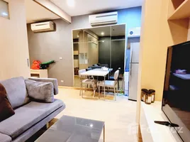 1 Schlafzimmer Appartement zu vermieten im Sky Walk Residences, Phra Khanong Nuea