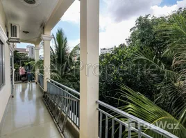 3 BR apartment for rent Tonle Bassac $1000 で賃貸用の 3 ベッドルーム アパート, Tonle Basak