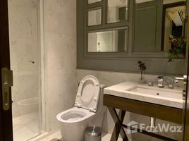 3 спален Кондо в аренду в The Crest Sukhumvit 24, Khlong Tan