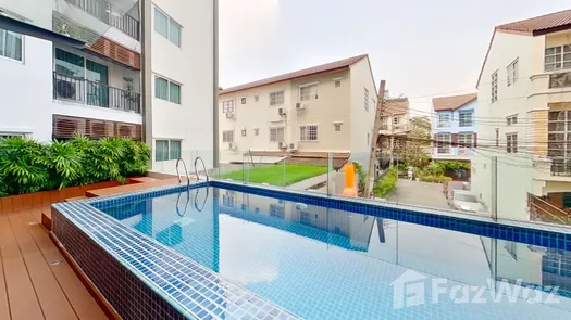 Фото 1 of the Communal Pool at Residence 52