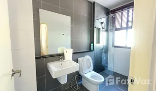 3 Bedrooms Townhouse for sale in Saphan Sung, Bangkok Baan Klang Muang Rama 9 - Krungthep Kreetha