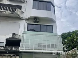 250 SqM Office for rent in Thailand, Bang Kapi, Huai Khwang, Bangkok, Thailand