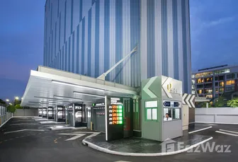 Фото 3 of the ลานจอดรถ at Somerset Ekamai Bangkok
