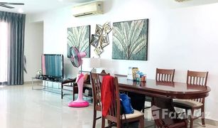 3 Schlafzimmern Wohnung zu verkaufen in Chong Nonsi, Bangkok The Star Estate at Narathiwas