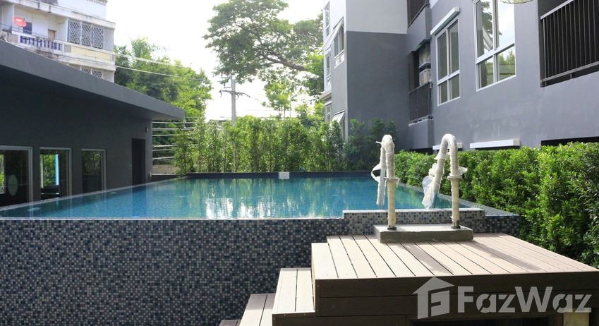 Fotos 1 of the สระว่ายน้ำ at Tempo One Ramkamhaeng-Rama 9