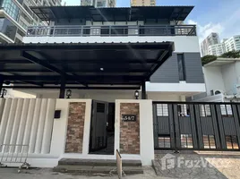 5 Bedroom Townhouse for rent in Asoke, Khlong Toei Nuea, Khlong Tan