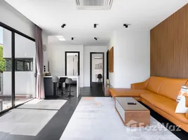 ขายวิลล่า 2 ห้องนอน ในโครงการ ดิ เอท พูล วิลลา, ฉลอง