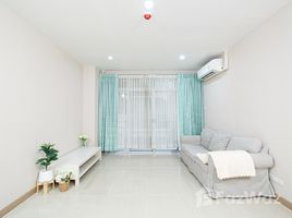 1 Bedroom Apartment for sale at Baan Klang Krung Resort (Ratchada 7), Din Daeng