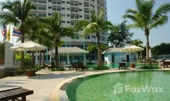 Фото 2 of the Communal Pool at AD Hyatt Condominium