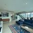 2 спален Кондо в аренду в The Room Sukhumvit 21, Khlong Toei Nuea