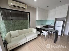 1 спален Кондо в аренду в Urbano Absolute Sathon-Taksin, Khlong Ton Sai