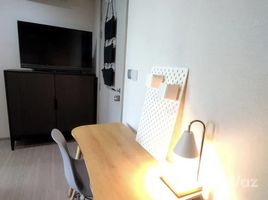 1 спален Кондо в аренду в Life Sukhumvit 62, Bang Chak, Пхра Кханонг, Бангкок