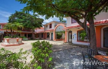 Villaggio Flor del Pacifico 3 Unit 13C: Walk-to-Beach Condo in Playa Potrero! in , Guanacaste