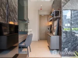 คอนโด สตูดิโอ ให้เช่า ในโครงการ แอชตัน สีลม, สุริยวงศ์