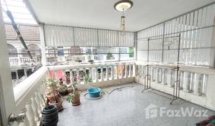 2 Schlafzimmern Reihenhaus zu verkaufen in Khlong Chan, Bangkok Baan Sena Villa 84