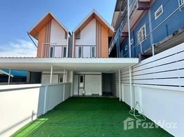 在Bang Lamung Railway Station, 邦拉蒙出售的4 卧室 屋, 邦拉蒙