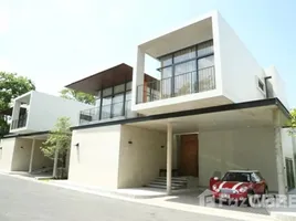 4 Habitación Villa en alquiler en Raveevan Residence, Khlong Toei Nuea