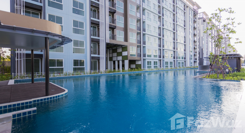 Fotos 1 of the สระว่ายน้ำ at IRIS Westgate