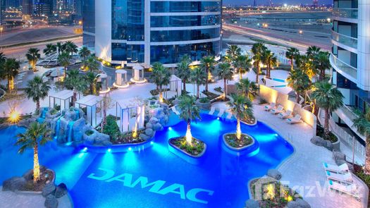 Fotos 1 of the Piscina Comunitaria at DAMAC Towers by Paramount