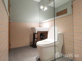 3 спален Таунхаус for sale in Щаттхана, Бангкок, Khlong Tan Nuea, Щаттхана