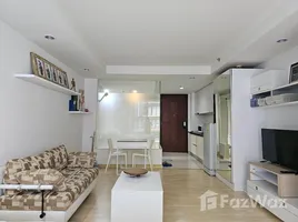 Studio Apartment for rent at The Rajdamri, Pathum Wan