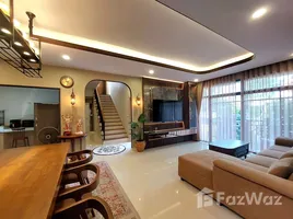 在Grand Britania Rama 9 - Krungthep Kreetha出售的4 卧室 屋, Khlong Song Ton Nun, 拉甲邦, 曼谷
