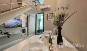 2 Bedrooms Condo for sale in Wong Sawang, Bangkok Metro Sky Prachachuen