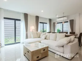 วิลล่า 4 ห้องนอน ให้เช่า ในโครงการ บ้านกลางเมือง ดิ อิดิชั่น บางนา-วงแหวน, ดอกไม้