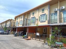 4 спален Таунхаус на продажу в Golden Town 2 Onnut-Pattanakarn, Prawet