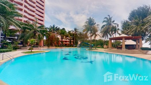 Photo 1 of the Piscine commune at Springfield Beach Resort