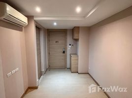 1 спален Квартира на продажу в Klass Silom Condo, Si Lom, Банг Рак