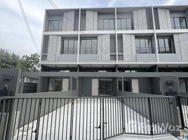 4 Habitación Adosado en alquiler en Nue Cove North Ratchapruek, Om Kret, Pak Kret