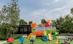 Детская площадка на открытом воздухе at H Living Life Chaipornwithi
