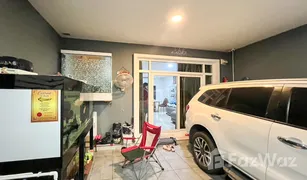 3 Bedrooms Townhouse for sale in Nong Khaem, Bangkok Gusto Petkasem 69