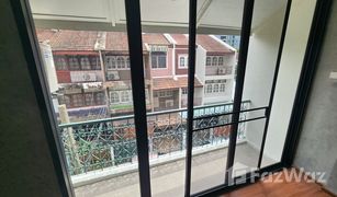 4 Bedrooms Townhouse for sale in Khlong Tan Nuea, Bangkok 