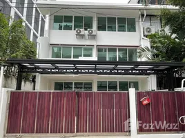 3 chambre Maison de ville for rent in Thung Mahamek, Sathon, Thung Mahamek