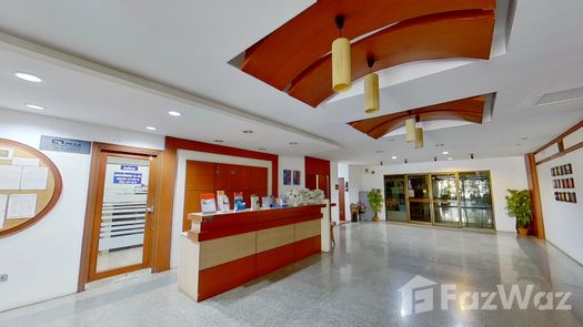 รูปถ่าย 1 of the Reception / Lobby Area at คริสตัล การ์เด้น