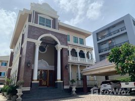 在曼谷出售的5 卧室 别墅, Bang Mot, 特库, 曼谷