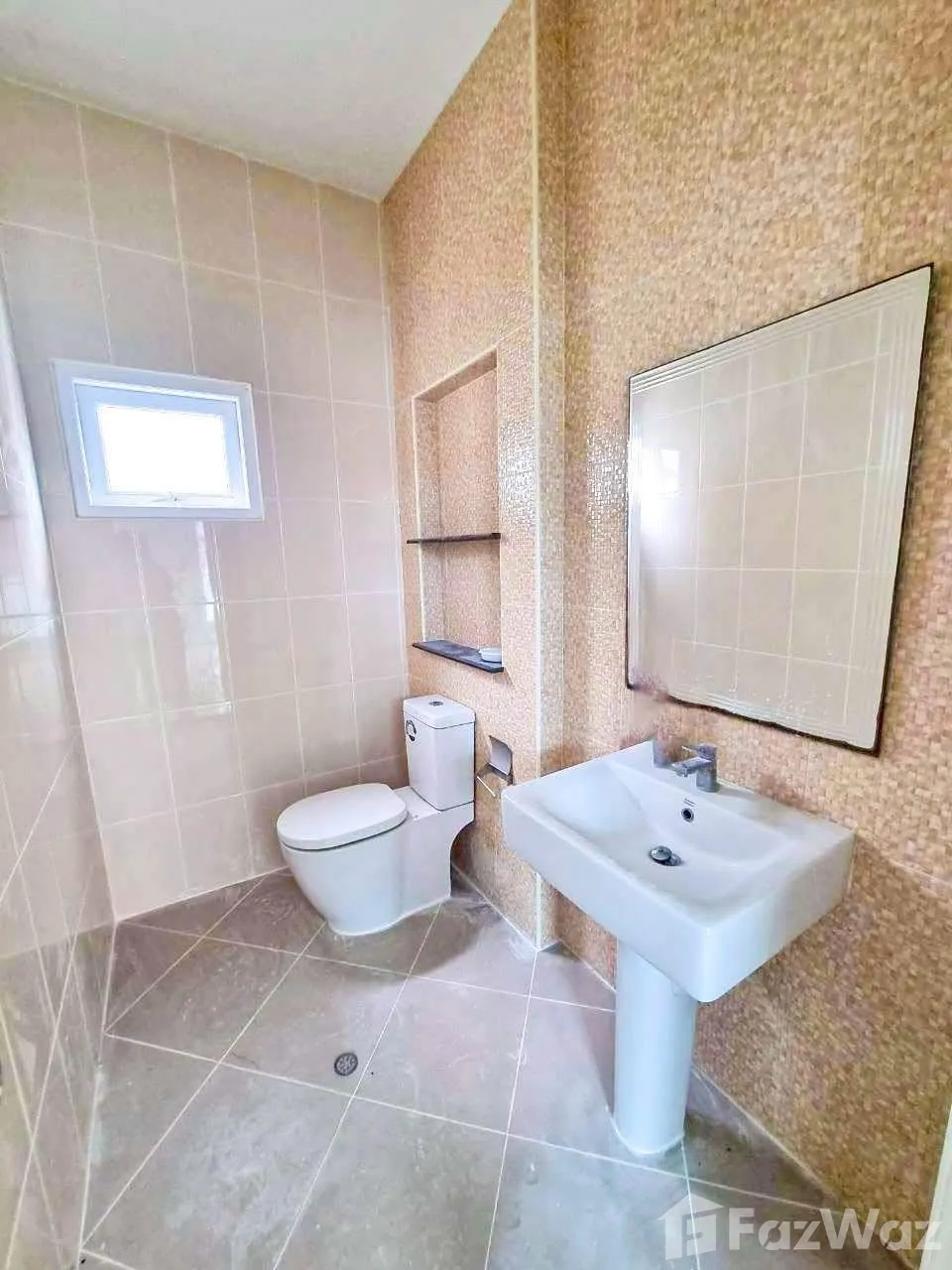 Haus zum Kauf mit 3 Zimmer in Sam Phran, Nakhon Pathom