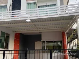 3 Bedroom Townhouse for sale at Praphassorn Green Park 6, Nong Kakha, Phan Thong, Chon Buri, Thailand