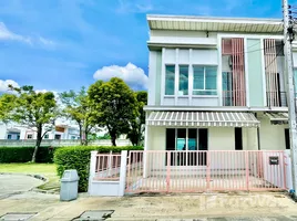 3 Bedroom Townhouse for rent at Pleno Wongwaen - Ramintra, Bang Chan