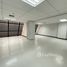 62.80 кв.м. Office for rent at Siripinyo Building, Thanon Phaya Thai, Ратчатхещи