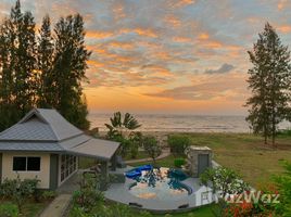 ขายวิลล่า 5 ห้องนอน ใน กุยเหนือ, หัวหิน Beachfront 5 Bedroom Villa for Sale in Kuiburi